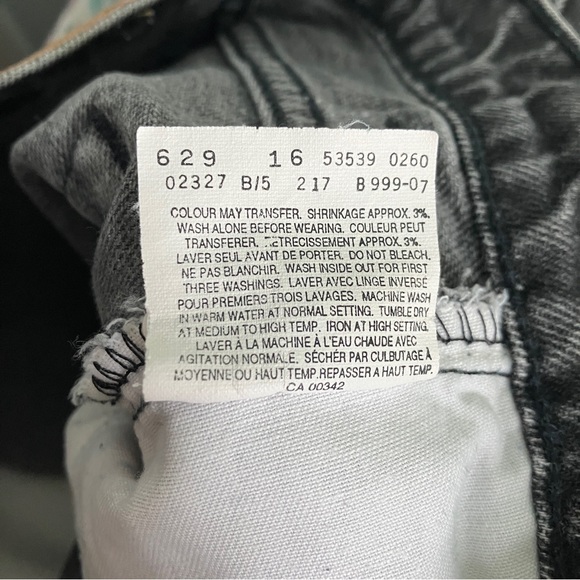 Vintage Levi's Black Faded Bermuda Long Walking Denim Festival Shorts - Picture 3 of 7